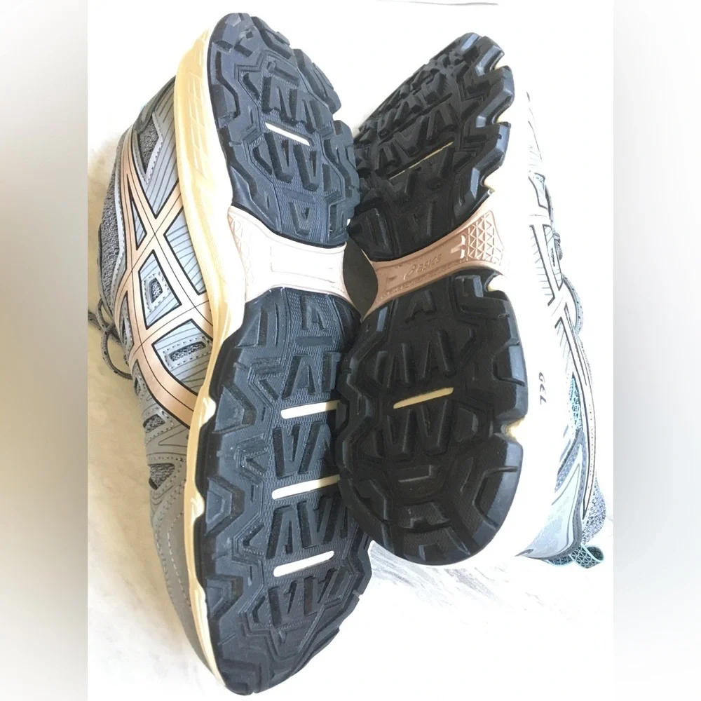 Brand New ASICS Sneakers - Picture 7 of 10